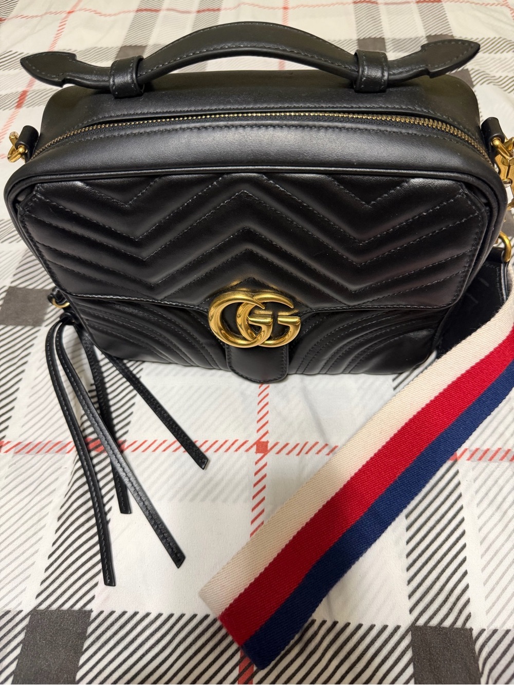 Gucci GG Marmont Black Leather Crossbody Bag with Red-White-Blue Strap - Picture 2 of 9